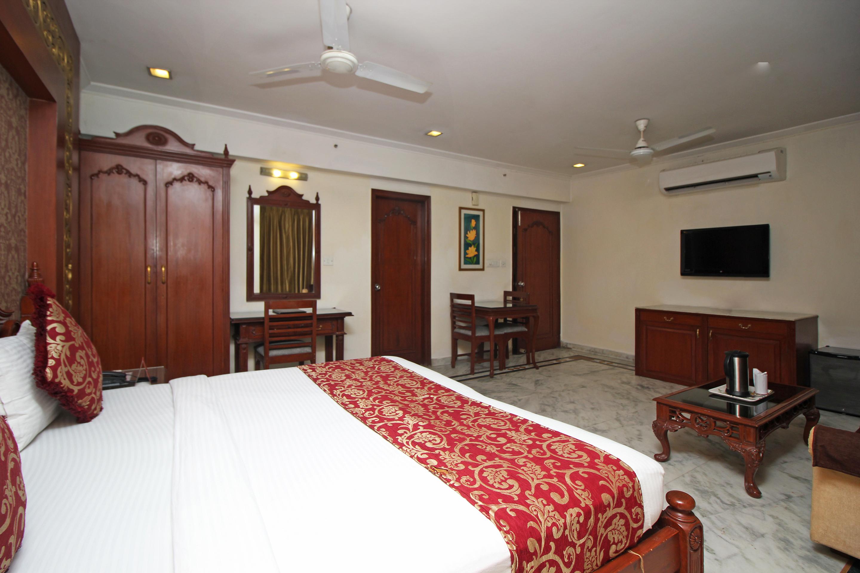 Oyo 5915 Hotel Swagath New Delhi Buitenkant foto