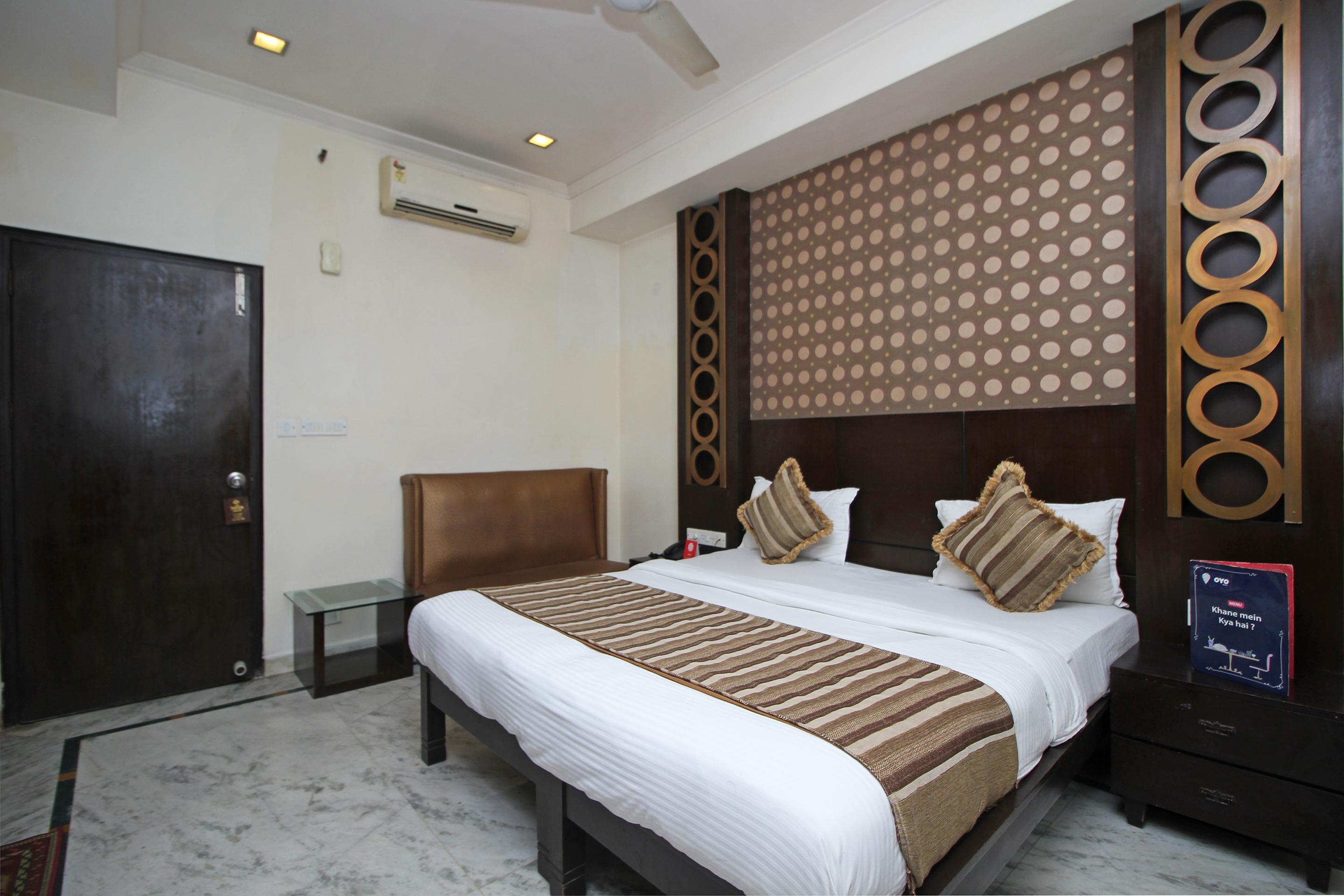 Oyo 5915 Hotel Swagath New Delhi Buitenkant foto